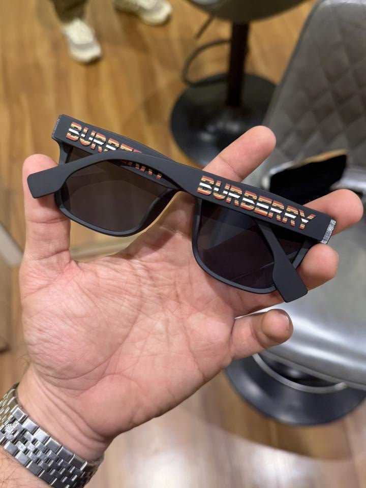 Bu_rberry_way_fero_4358_matt_black
