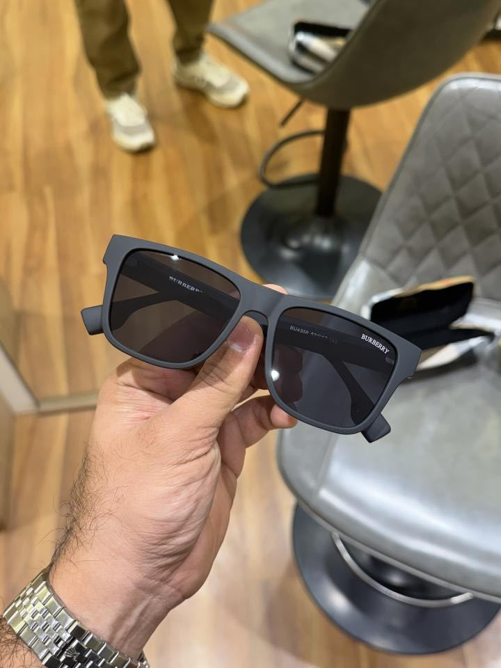 Bu_rberry_way_fero_4358_matt_black