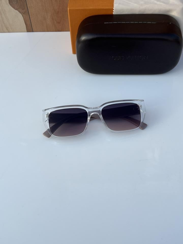 lo_uis_vui_tton_2894_white_brown