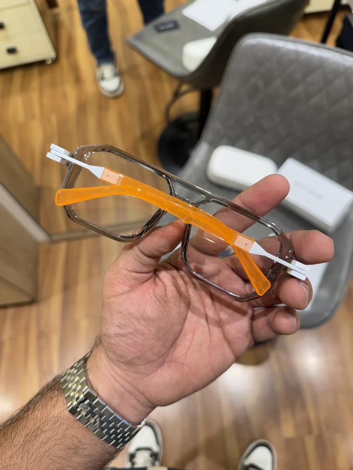 Ma_rc_ja_cobs_6125_grey_orange