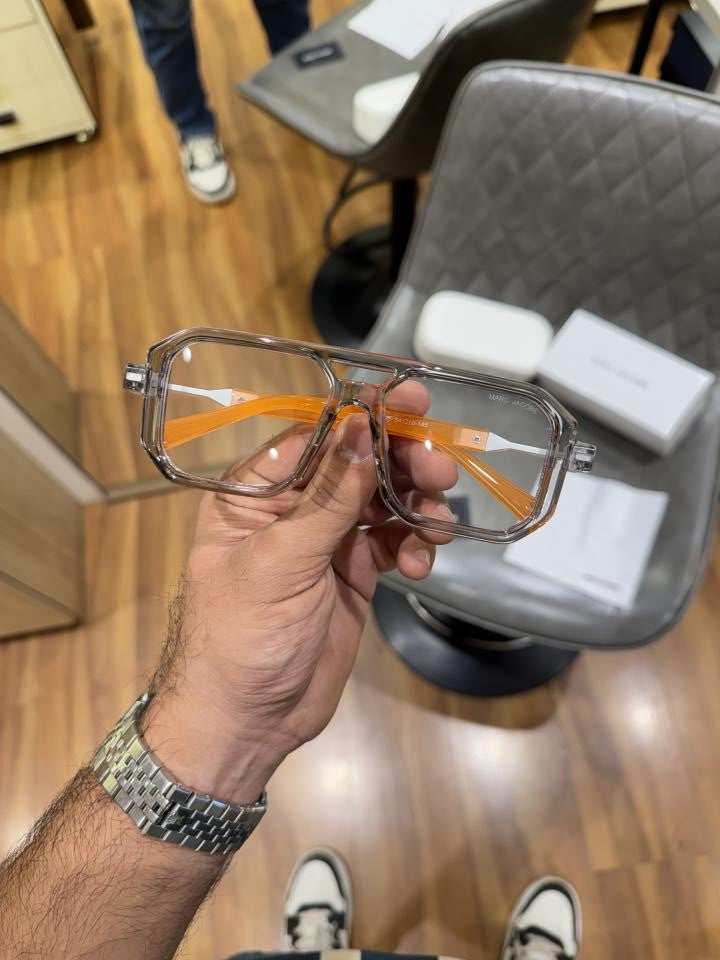 Ma_rc_ja_cobs_6125_grey_orange