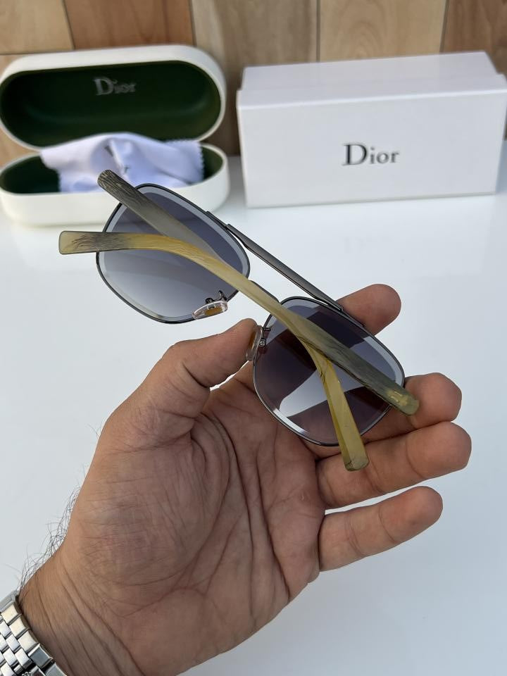 Di_or_2624_green_shaded
