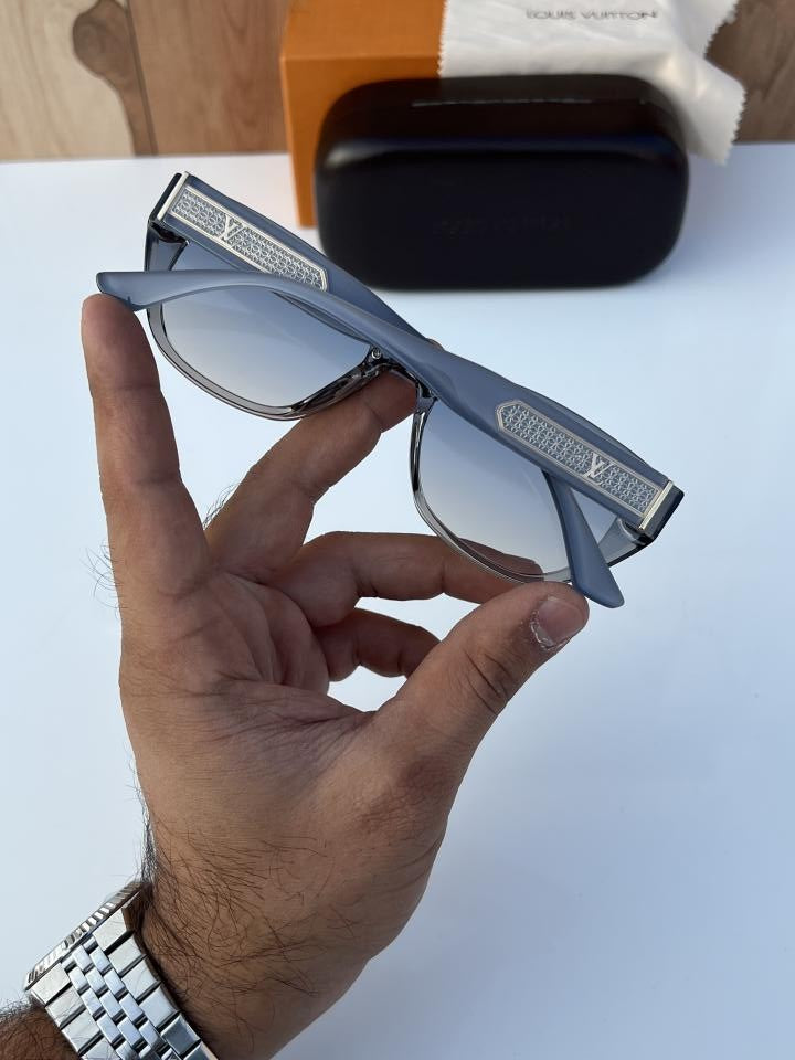 Lou_is_vui_tton_2900_grey
