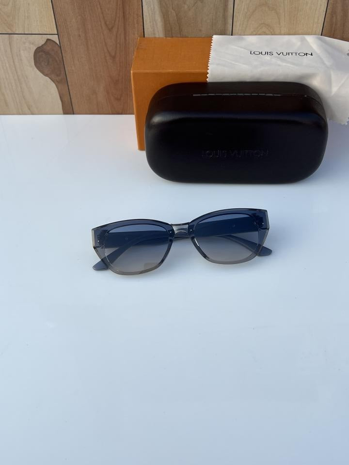 Lou_is_vui_tton_2900_grey