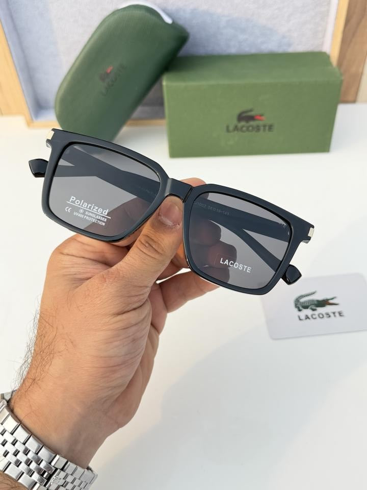Lac_oste_1002_glossy_black