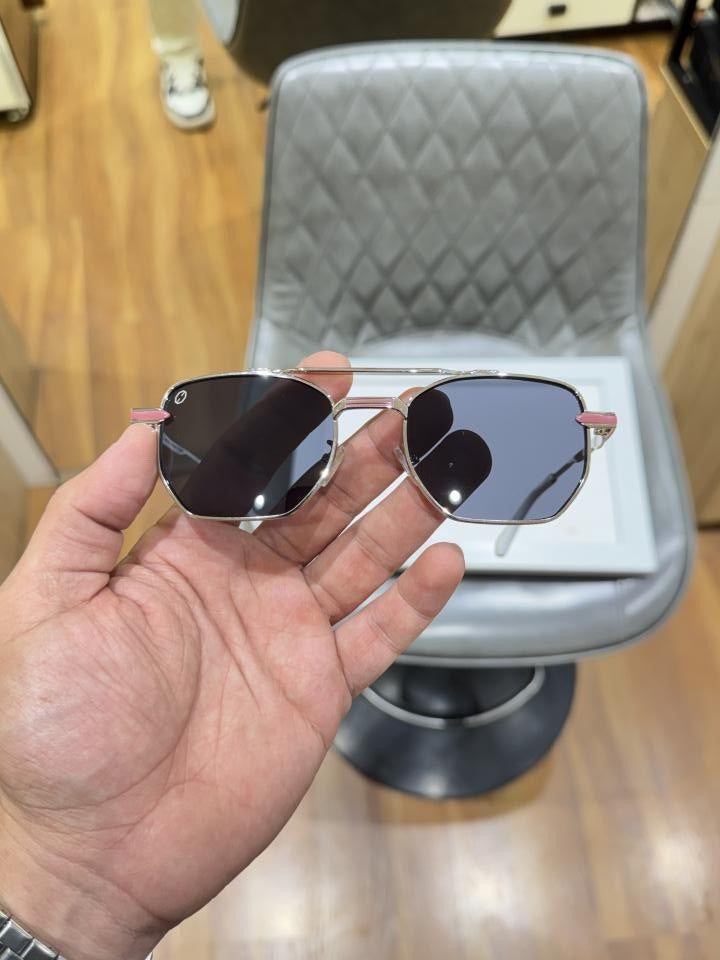 T he_nri 3845 silver black