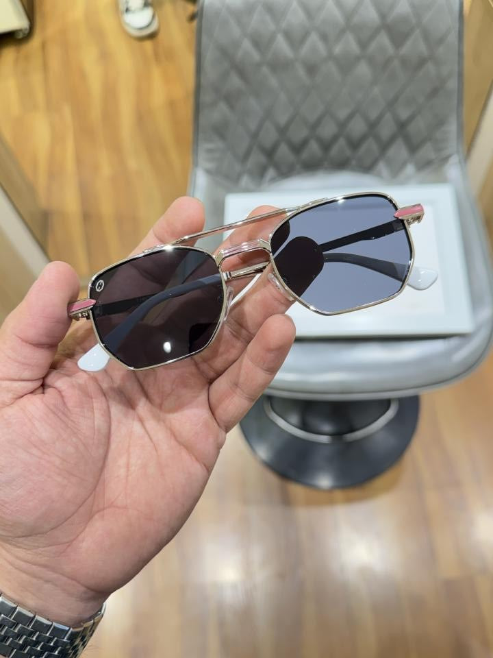 T he_nri 3845 silver black
