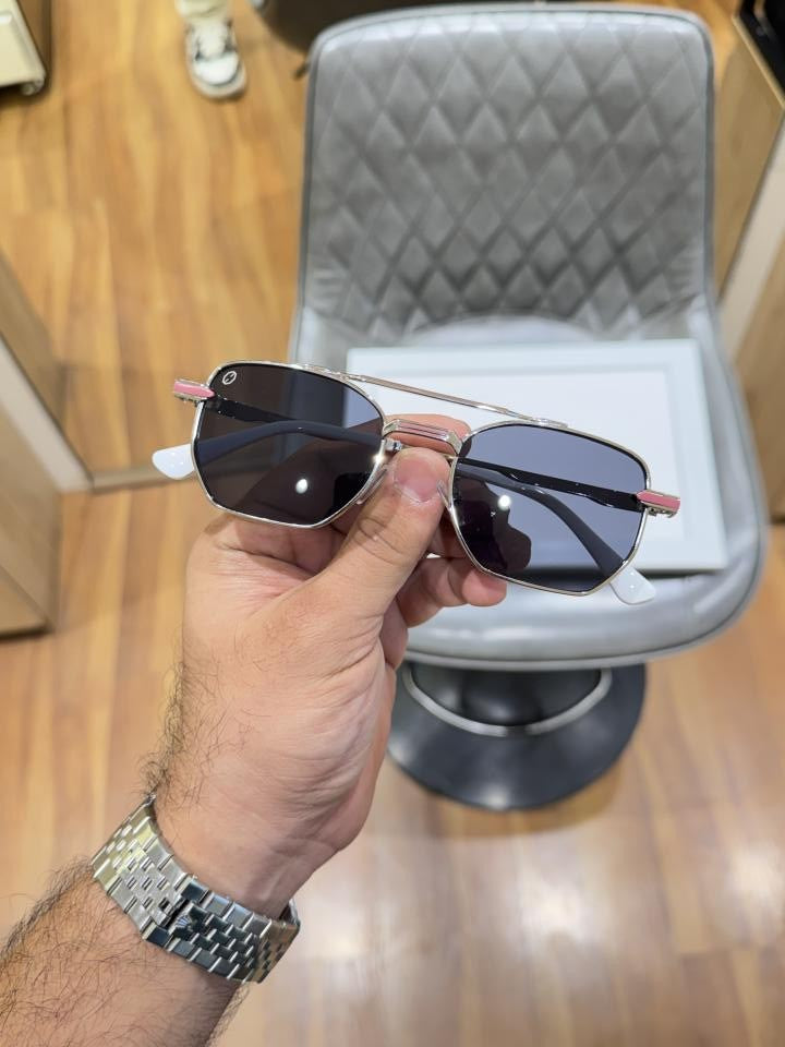 T he_nri 3845 silver black