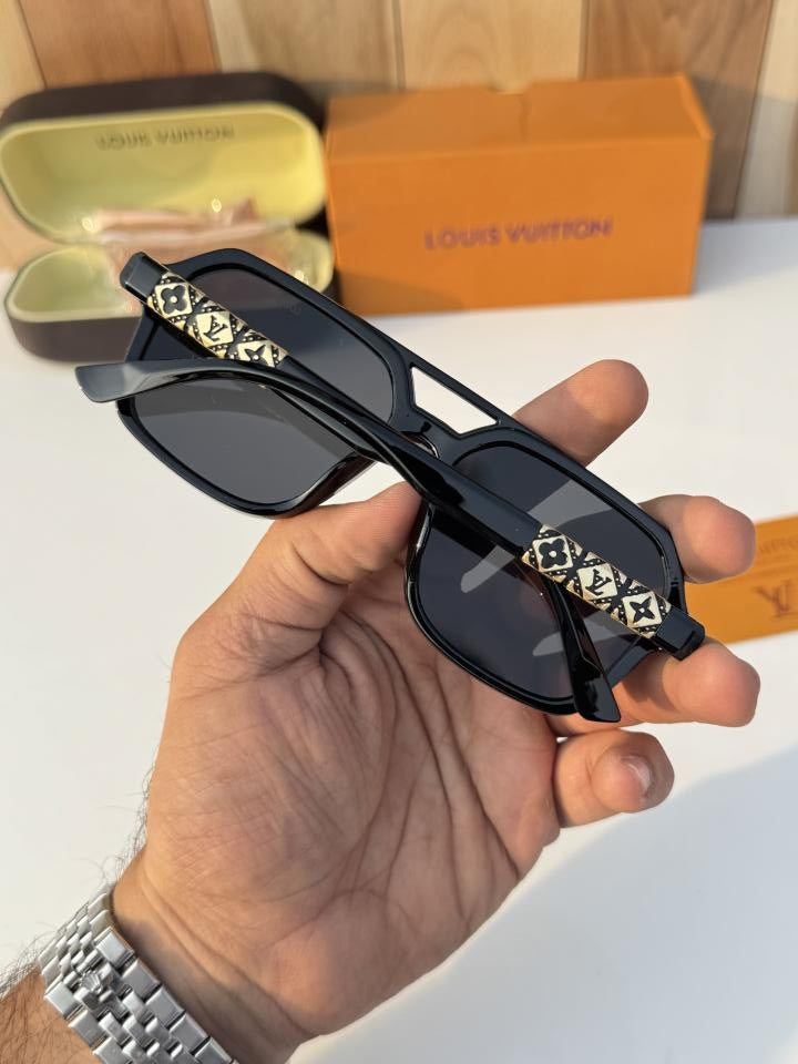 Lou_is_vuit_ton_2687_black_gold