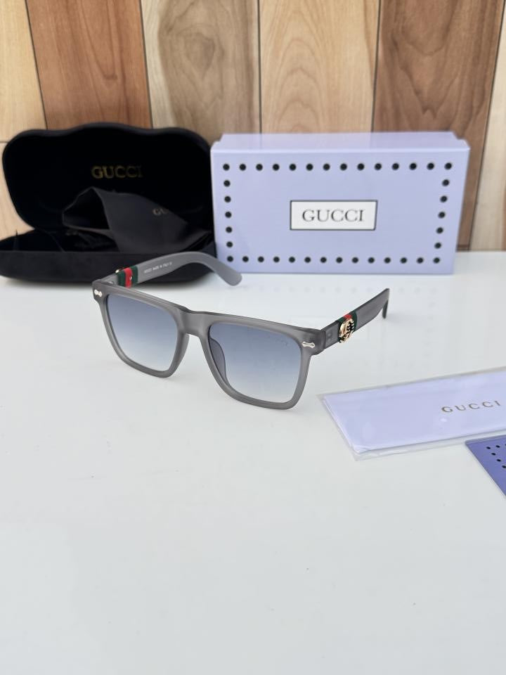 Gu_cci_1390_grey