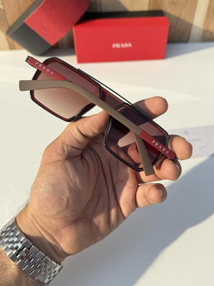 Prad_a_8151_brown