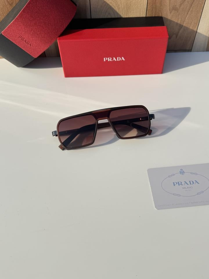 Prad_a_8151_brown