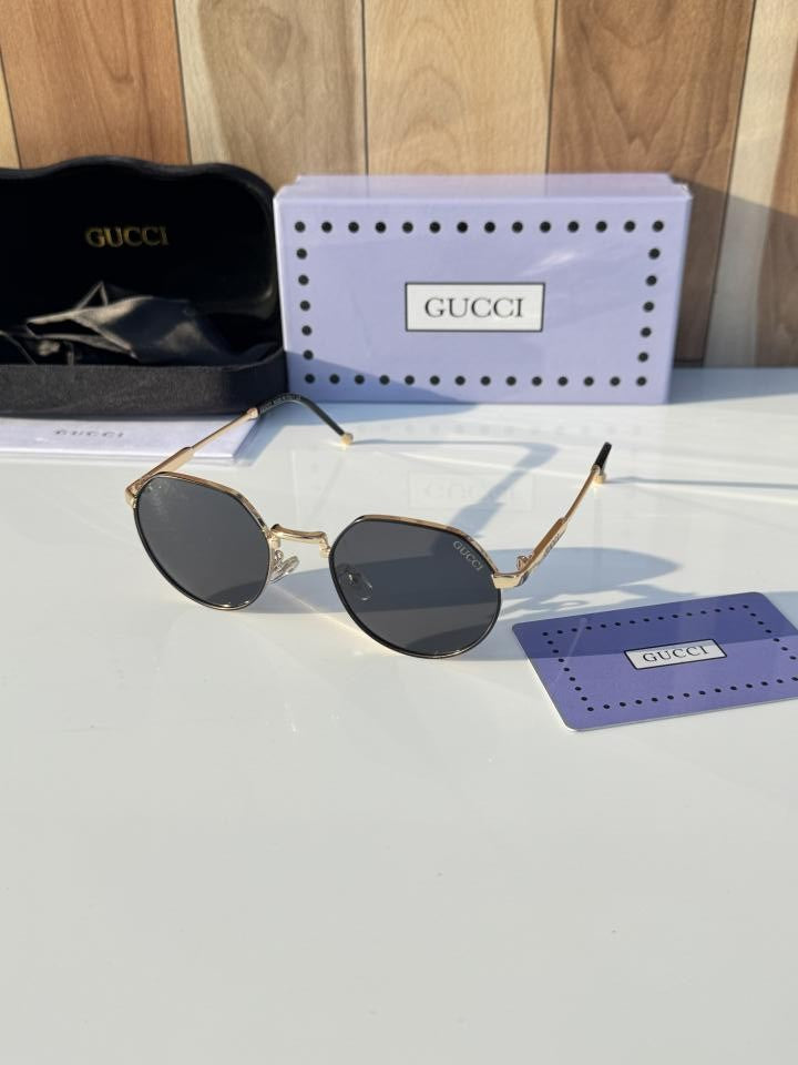 Guc_ci_351_gold_black